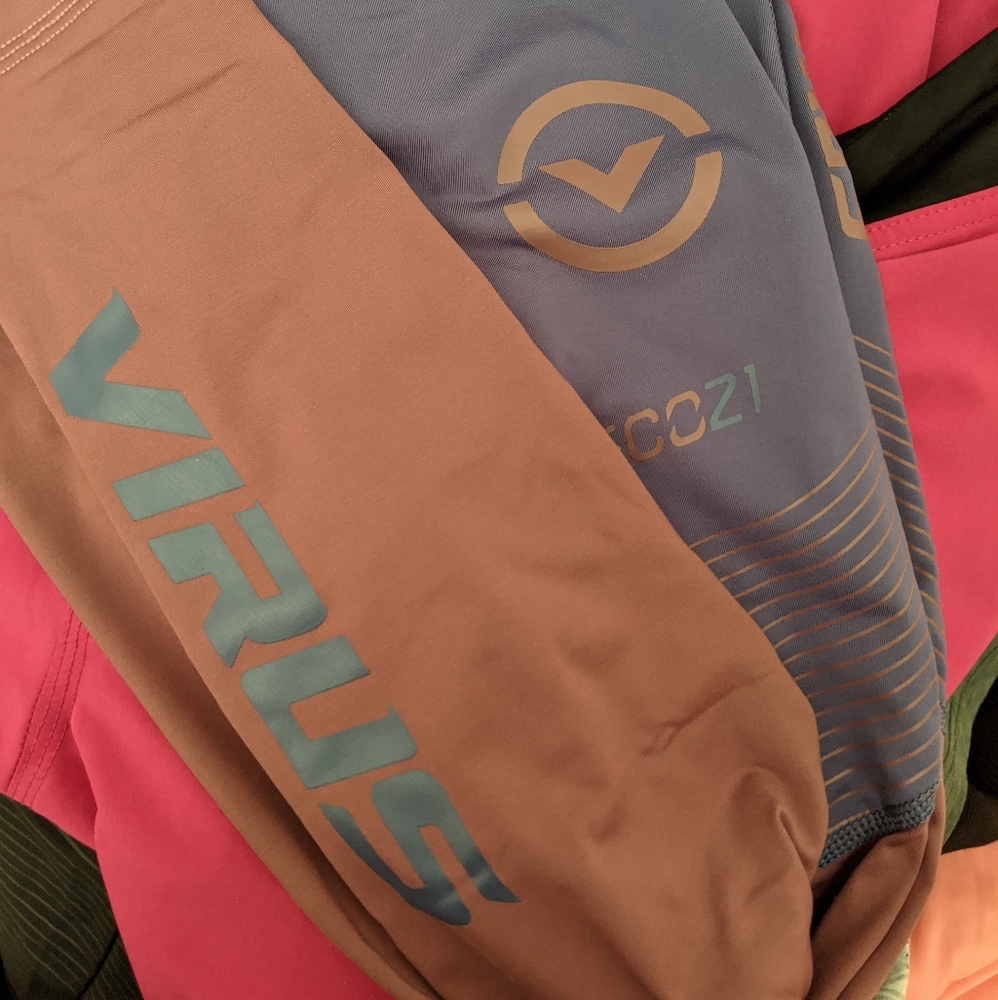 Virus Intl Legging Workout Pants Size Small